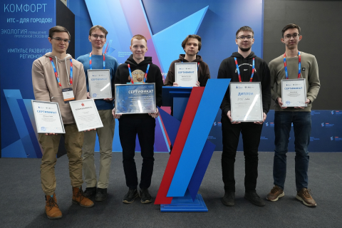 Поздравляем Игоря Койнова с победой в составе команды на IТ-чемпионате «Цифровая Эра Транспорта» 